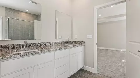 Bath - 14055 Spring Hill Dr, Spring Hill, FL 34609 photo 2 of 8