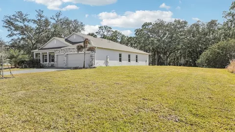 Exterior - 14055 Spring Hill Dr, Spring Hill, FL 34609 photo 4 of 13