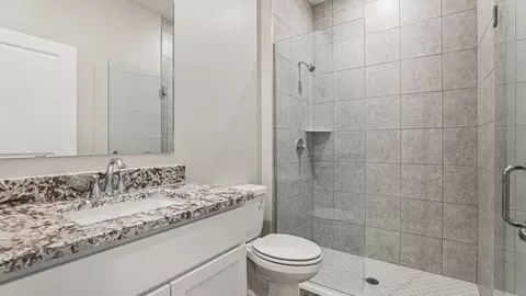 Bath - 14055 Spring Hill Dr, Spring Hill, FL 34609 photo 4 of 8