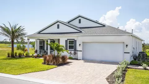 Exterior - 14055 Spring Hill Dr, Spring Hill, FL 34609 photo 9 of 17