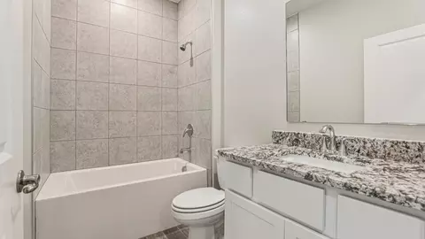 Bath - 14055 Spring Hill Dr, Spring Hill, FL 34609 photo 5 of 8