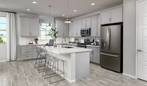 Kitchen - 17499 Camp Crk, Hesperia, CA 92345 photo 3 of 4