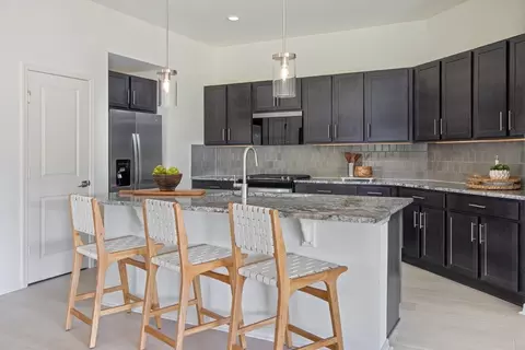 Kitchen - 9891 Orion Loop, Leesburg, FL 34788 photo 5 of 9