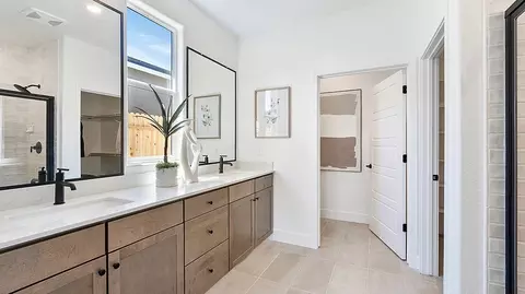 Bath - 1862 Sandbar Way S, Madera, CA 93636 photo 1 of 6