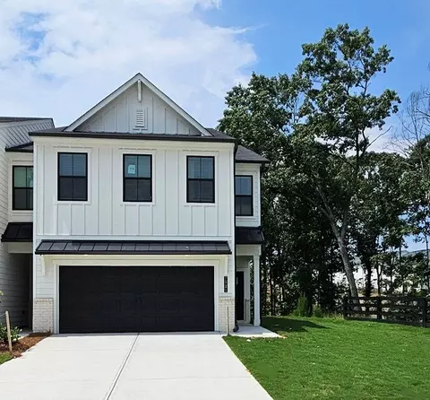 7513 Clover Ln, Flowery Branch, GA 30542