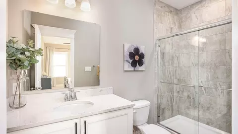 Bath - 314 William Dr, Pittsburgh, PA 15239 photo 6 of 11
