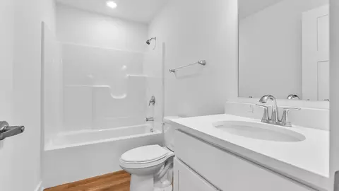 Bath - 314 William Dr, Pittsburgh, PA 15239 photo 3 of 11