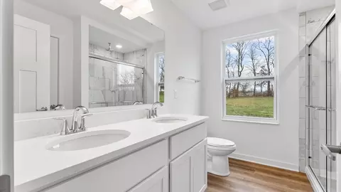Bath - 314 William Dr, Pittsburgh, PA 15239 photo 2 of 11