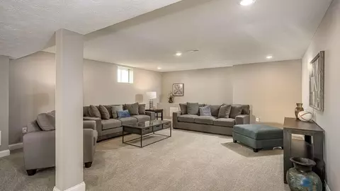 Living - 314 William Dr, Pittsburgh, PA 15239 photo 4 of 4