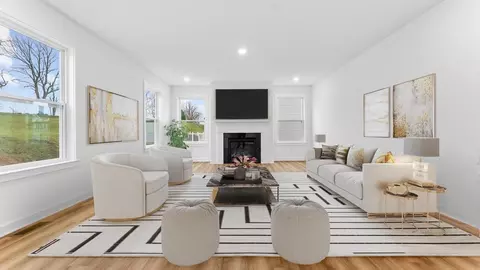Living - 314 William Dr, Pittsburgh, PA 15239 photo 1 of 4