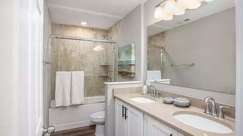 Bath - 314 William Dr, Pittsburgh, PA 15239 photo 7 of 11
