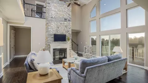 Living - 314 William Dr, Pittsburgh, PA 15239 photo 3 of 4