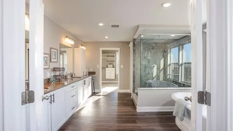 Bath - 314 William Dr, Pittsburgh, PA 15239 photo 8 of 11