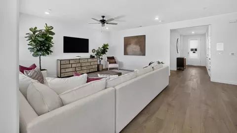 Entry Way - 944 Traverse Dr S, Madera, CA 93636 photo 2 of 3