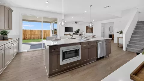 Kitchen - 944 Traverse Dr S, Madera, CA 93636 photo 2 of 4