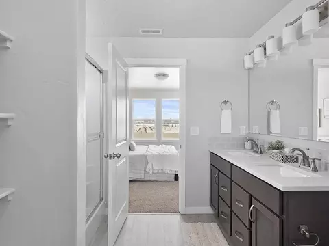 Bath - 377 N Eloise St, Kuna, ID 83634 photo 1 of 1