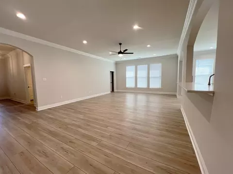 Living - 805 Congressional Cir, Ruston, LA 71270 photo 6 of 6