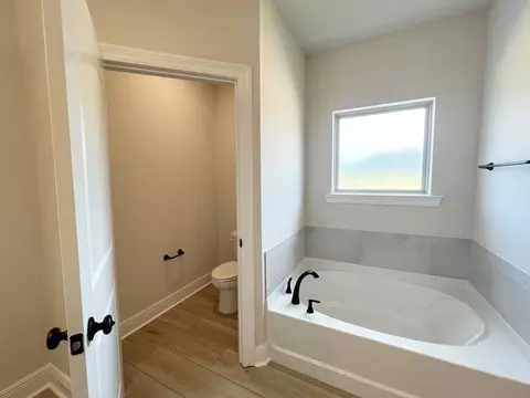Bath - 805 Congressional Cir, Ruston, LA 71270 photo 6 of 7