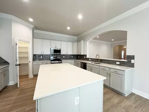 Kitchen - 805 Congressional Cir, Ruston, LA 71270 photo 4 of 7