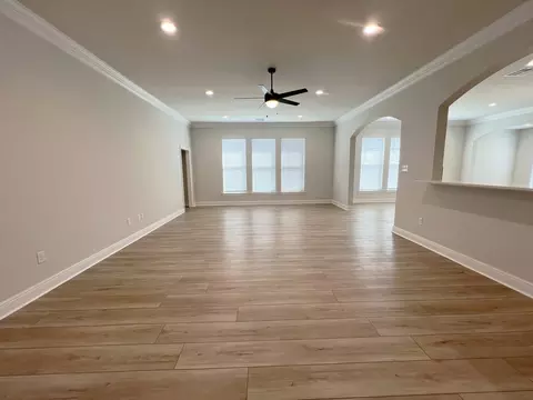 Living - 805 Congressional Cir, Ruston, LA 71270 photo 5 of 6