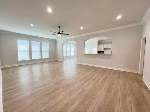 Living - 805 Congressional Cir, Ruston, LA 71270 photo 2 of 6