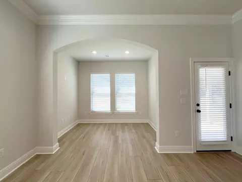Living - 805 Congressional Cir, Ruston, LA 71270 photo 4 of 6