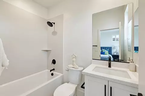Bath - 492 Gadget Rd, San Marcos, CA 92078 photo 3 of 8