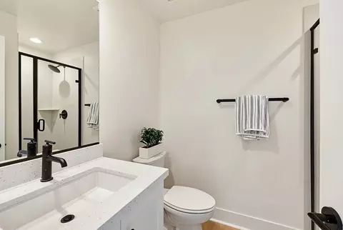Bath - 492 Gadget Rd, San Marcos, CA 92078 photo 5 of 8