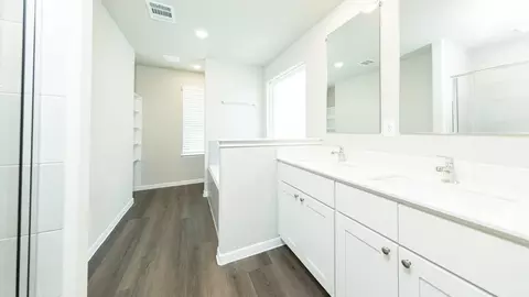 Bath - 2352 Pipefish Dr, Conroe, TX 77384 photo 3 of 7