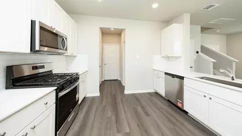Entry Way - 2352 Pipefish Dr, Conroe, TX 77384 photo 1 of 3