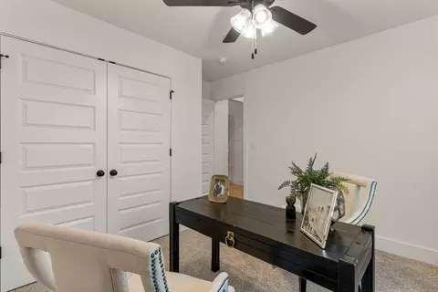 Entry Way - 101 W Seminole St, Strafford, MO 65757 photo 5 of 5