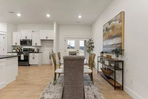 Dining - 101 W Seminole St, Strafford, MO 65757 photo 1 of 4