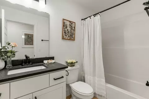 Bath - 101 W Seminole St, Strafford, MO 65757 photo 9 of 10