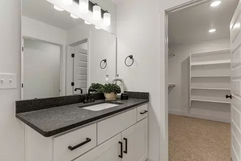 Bath - 101 W Seminole St, Strafford, MO 65757 photo 6 of 10