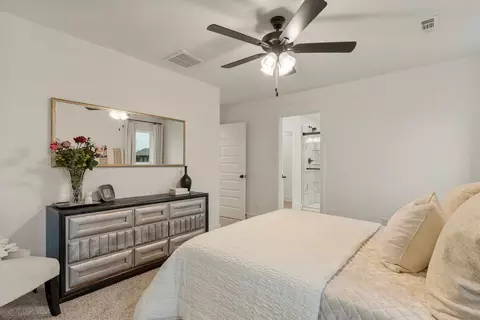 Bedroom - 101 W Seminole St, Strafford, MO 65757 photo 1 of 7