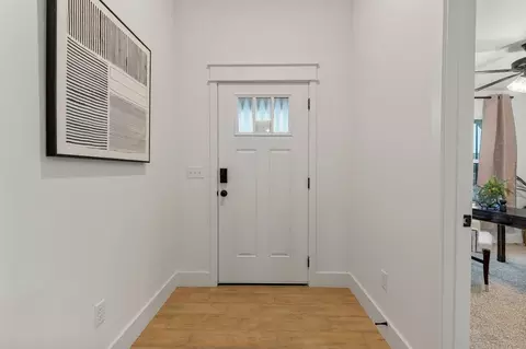 Entry Way - 101 W Seminole St, Strafford, MO 65757 photo 3 of 5