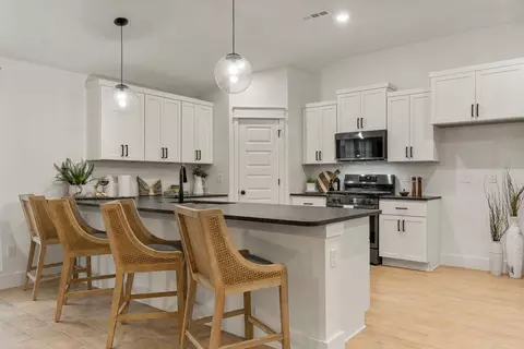 Kitchen - 101 W Seminole St, Strafford, MO 65757 photo 7 of 13