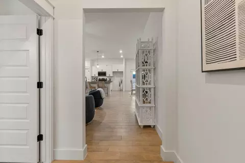 Entry Way - 101 W Seminole St, Strafford, MO 65757 photo 4 of 5