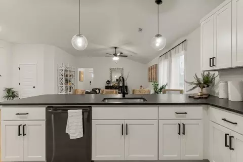 Kitchen - 101 W Seminole St, Strafford, MO 65757 photo 2 of 13