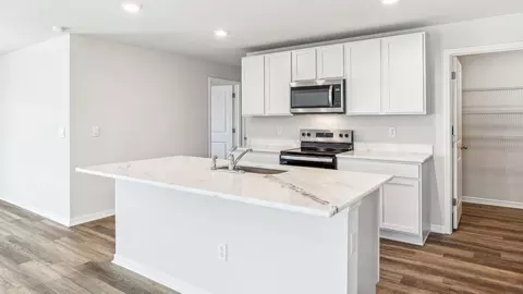 Kitchen - 17325 Whiskey Creek Trl, Parrish, FL 34219 photo 3 of 3