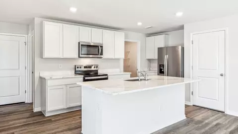 Kitchen - 17325 Whiskey Creek Trl, Parrish, FL 34219 photo 1 of 3