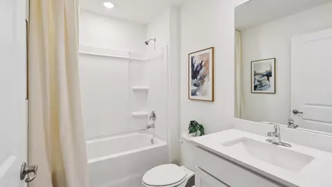 Bath - 5743 SW 130th Ln, Ocala, FL 34473 photo 2 of 3