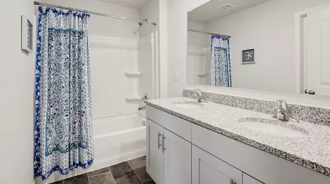 Bath - 117 Gateway Dr, Jackson, TN 38305 photo 3 of 8