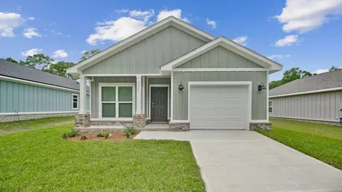 Exterior - 3173 Silver Maple Rd, Cantonment, FL 32533 photo 4 of 14