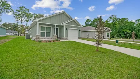 Exterior - 3173 Silver Maple Rd, Cantonment, FL 32533 photo 2 of 14