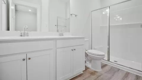 Bath - 3173 Silver Maple Rd, Cantonment, FL 32533 photo 1 of 5