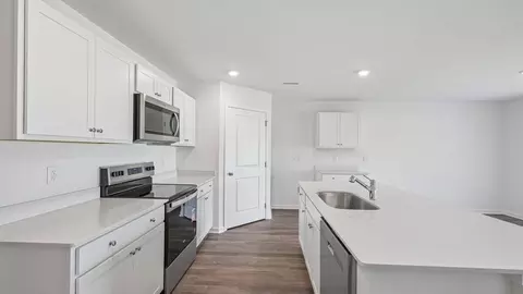 Kitchen - 86 Richmond Run, Stem, NC 27581 photo 2 of 4