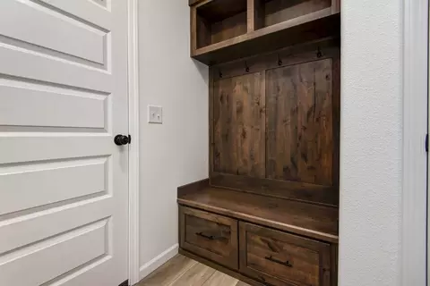 Entry Way - Undisclosed, Republic, MO 65738 photo 1 of 2