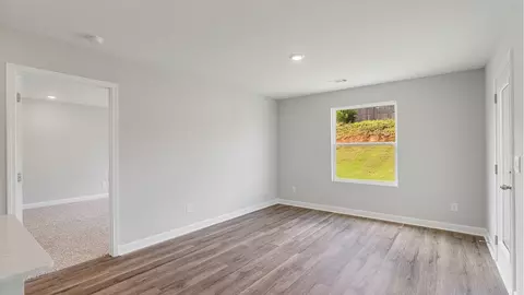 Living - 10 Seaboard Dr, Montgomery, AL 36117 photo 2 of 5