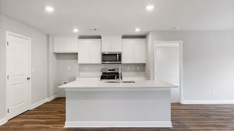 Kitchen - 10 Seaboard Dr, Montgomery, AL 36117 photo 1 of 7